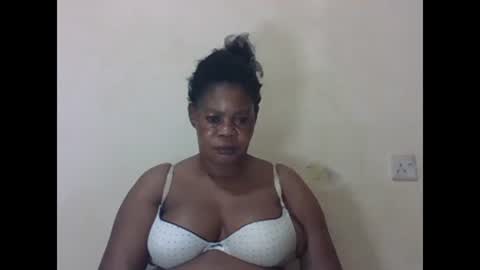 Snapshot of sexydove2 chatting on February 1, 2025, 6:40 pm EMILY online show from February 1, 2025, 6:40 pm