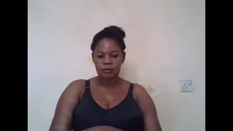 Snapshot of sexydove2 chatting on February 3, 2025, 7:40 am EMILY online show from February 3, 2025, 7:40 am