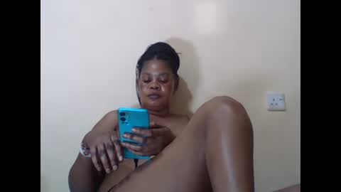 Snapshot of sexydove2 chatting on February 12, 2025, 7:02 pm EMILY online show from February 12, 2025, 7:02 pm