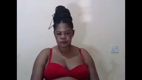 Snapshot of sexydove2 chatting on February 16, 2025, 6:21 pm EMILY online show from February 16, 2025, 6:21 pm