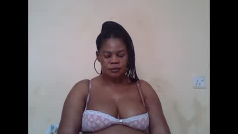 Snapshot of sexydove2 chatting on February 18, 2025, 7:43 am EMILY online show from February 18, 2025, 7:43 am