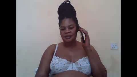 Snapshot of sexydove2 chatting on February 22, 2025, 12:40 pm EMILY online show from February 22, 2025, 12:40 pm