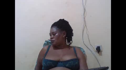 Snapshot of sexydove2 chatting on September 14, 2025, 7:35 pm EMILY online show from September 14, 2025, 7:35 pm