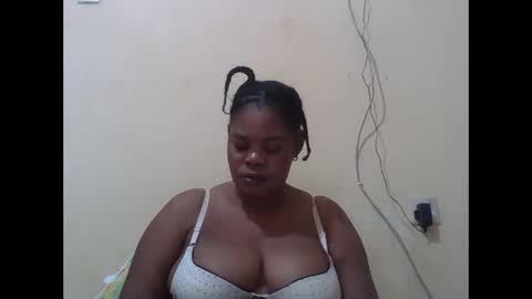 Snapshot of sexydove2 chatting on September 28, 2025, 3:34 am EMILY online show from September 28, 2025, 3:34 am