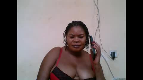 Snapshot of sexydove2 chatting on October 4, 2025, 7:50 am EMILY online show from October 4, 2025, 7:50 am