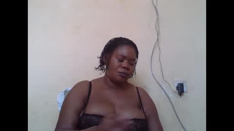 Snapshot of sexydove2 chatting on October 10, 2025, 6:56 am EMILY online show from October 10, 2025, 6:56 am