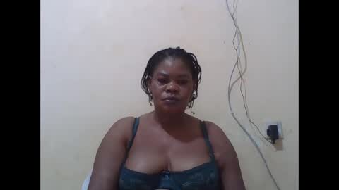 Snapshot of sexydove2 chatting on October 12, 2025, 3:27 am EMILY online show from October 12, 2025, 3:27 am