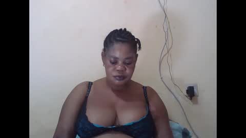 Snapshot of sexydove2 chatting on October 30, 2025, 3:30 am EMILY online show from October 30, 2025, 3:30 am