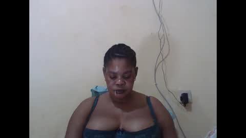 Snapshot of sexydove2 chatting on October 30, 2025, 7:14 pm EMILY online show from October 30, 2025, 7:14 pm