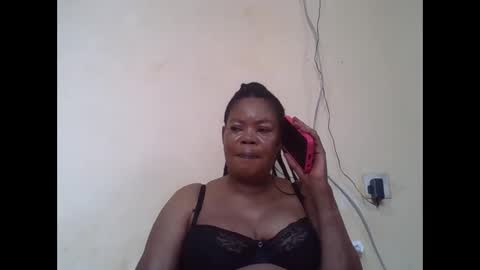 Snapshot of sexydove2 chatting on January 17, 2026, 7:35 am EMILY online show from January 17, 2026, 7:35 am