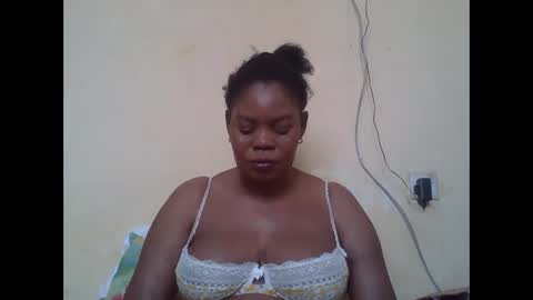 Snapshot of sexydove2 chatting on February 3, 2026, 7:02 am EMILY online show from February 3, 2026, 7:02 am