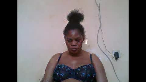 Snapshot of sexydove2 chatting on February 26, 2026, 7:29 am EMILY online show from February 26, 2026, 7:29 am