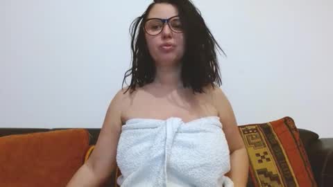 Eva online show from December 5, 2025, 2:42 am