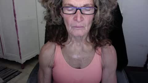 Snapshot of sexyfit58 chatting on December 22, 2024, 1:34 am SexyFit58 online show from December 22, 2024, 1:34 am