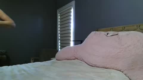 LisaisLuscious online show from April 19, 2026, 8:22 pm