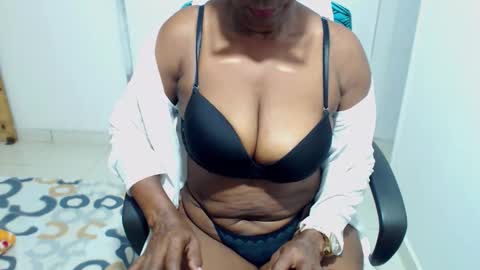 sexyhanny4u online show from November 22, 2025, 7:29 am