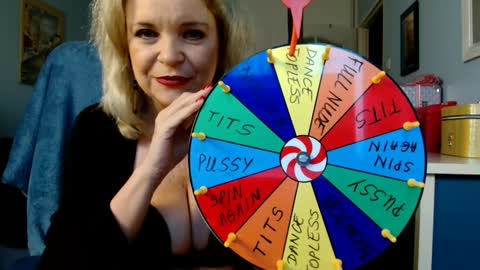 Snapshot of sexyjennyeu chatting on December 16, 2024, 11:44 am Jenny online show from December 16, 2024, 11:44 am