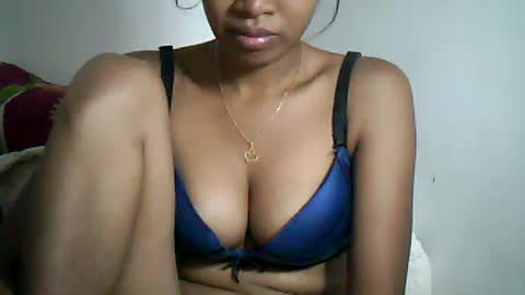 sexylarra12 online show from December 15, 2024, 7:10 pm