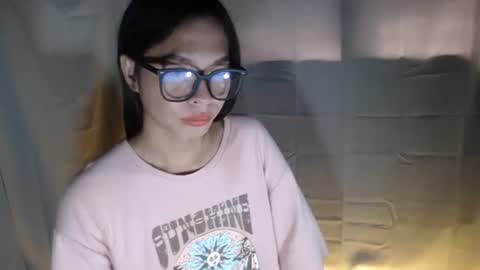 Snapshot of sexylaylia chatting on October 24, 2025, 5:04 am Laylia3 online show from October 24, 2025, 5:04 am