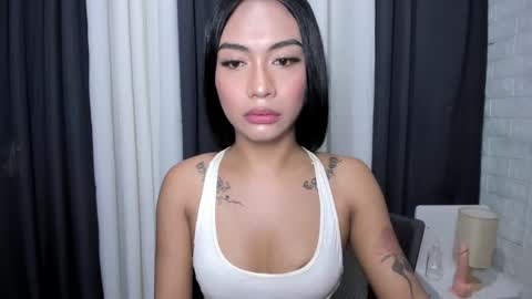 maxine online show from October 25, 2025, 8:00 am