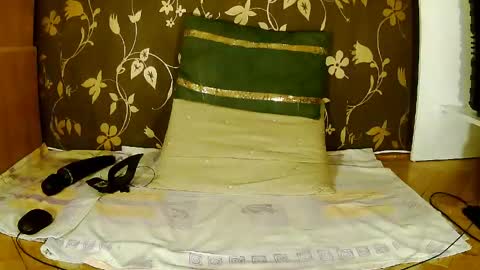 Snapshot of sexymayagold chatting on April 21, 2026, 12:45 am Squirty Maya Gold online show from April 21, 2026, 12:45 am