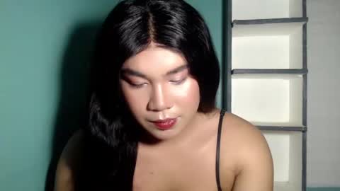 Snapshot of sexymika_xoxo chatting on November 8, 2025, 12:33 am Mika online show from November 8, 2025, 12:33 am