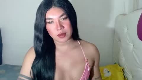 Snapshot of sexymika_xoxo chatting on December 5, 2025, 6:00 am Mika online show from December 5, 2025, 6:00 am