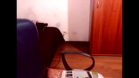 Snapshot of sexymone0618 chatting on February 5, 2025, 4:37 am sexymone0618 online show from February 5, 2025, 4:37 am