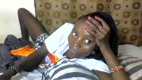 VIVIAN online show from February 9, 2025, 8:13 pm