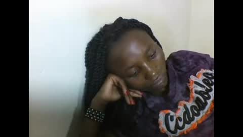 VIVIAN online show from February 17, 2025, 4:31 am