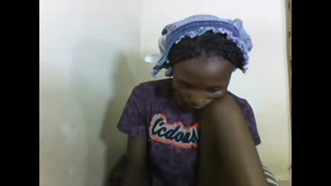 VIVIAN online show from February 17, 2025, 7:10 pm