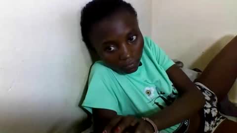 VIVIAN online show from March 1, 2025, 7:41 am