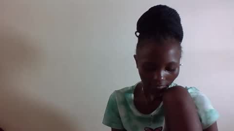 VIVIAN online show from October 22, 2025, 10:15 am