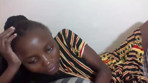 VIVIAN online show from October 31, 2025, 6:47 am