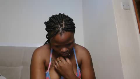 nina online show from October 25, 2025, 7:16 am