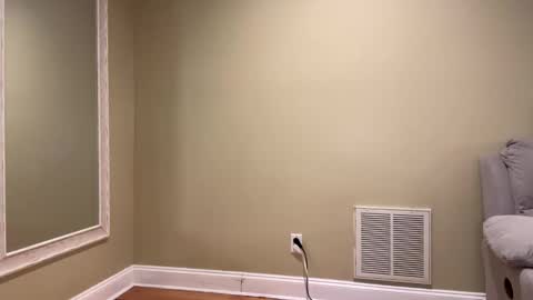 Snapshot of sexypiglet2728 chatting on December 29, 2024, 2:49 am Sexypiglet2728 online show from December 29, 2024, 2:49 am