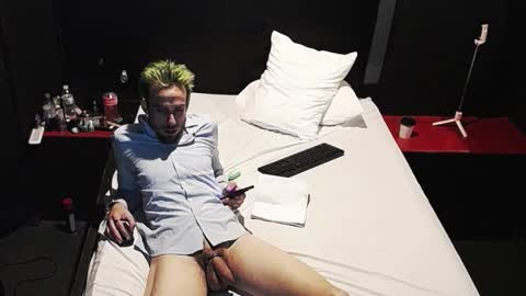 Possum online show from November 26, 2025, 7:20 am