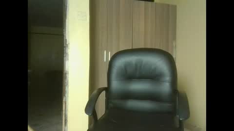 queenivy online show from October 25, 2025, 10:04 pm