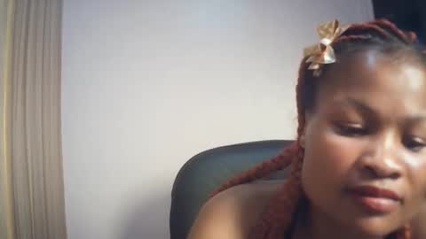 queenivy online show from December 19, 2025, 7:43 pm