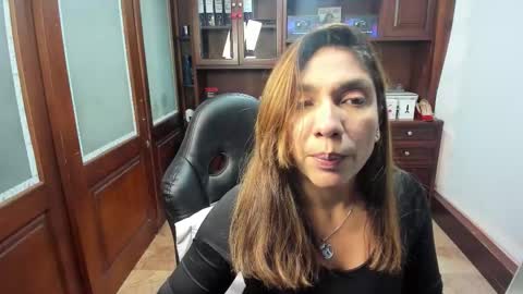 Snapshot of sexyrachel_ chatting on October 24, 2025, 7:43 pm R A C H E L online show from October 24, 2025, 7:43 pm