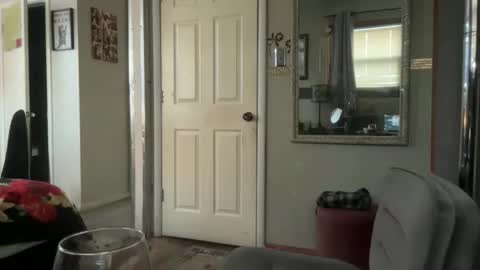 sexyred77713 online show from January 15, 2026, 9:07 pm