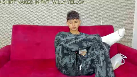 Snapshot of sexys_boys18 chatting on November 30, 2025, 1:15 pm MATIAS-18 THIAHO -18 MAX-19 NICOKALY-19 CAIN-19 MOD ESTEBAN online show from November 30, 2025, 1:15 pm