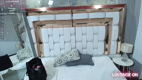 Snapshot of sexysister_ chatting on December 28, 2024, 12:03 pm Kendall online show from December 28, 2024, 12:03 pm