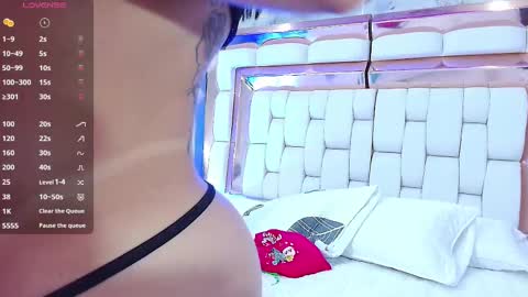 Snapshot of sexysister_ chatting on February 24, 2025, 12:26 pm Kendall online show from February 24, 2025, 12:26 pm