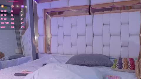 Snapshot of sexysister_ chatting on September 22, 2025, 12:07 pm Kendall online show from September 22, 2025, 12:07 pm