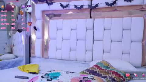 Snapshot of sexysister_ chatting on October 13, 2025, 12:27 pm Kendall online show from October 13, 2025, 12:27 pm