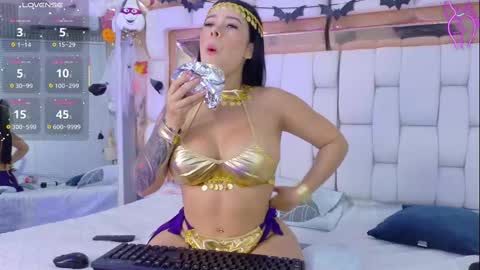 Snapshot of sexysister_ chatting on October 31, 2025, 12:50 pm Kendall online show from October 31, 2025, 12:50 pm