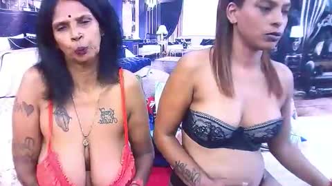 sexyva4u2luv online show from February 10, 2026, 7:40 pm