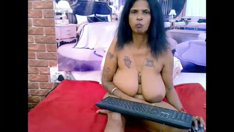sexyva4u2luv online show from April 1, 2026, 1:41 pm