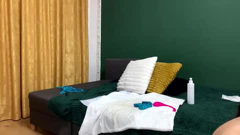 Snapshot of sexyycouple22 chatting on February 26, 2025, 7:16 pm Sexycouple online show from February 26, 2025, 7:16 pm